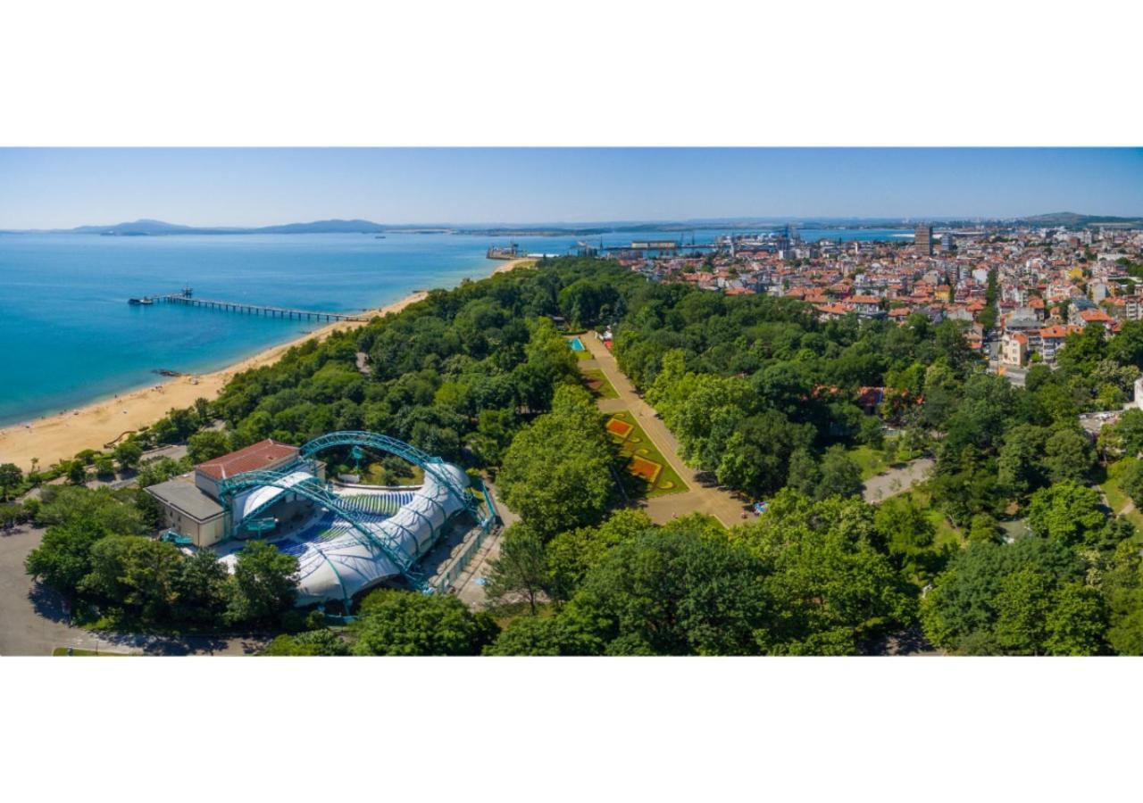 Luxury On The First Line To The Sea Burgas